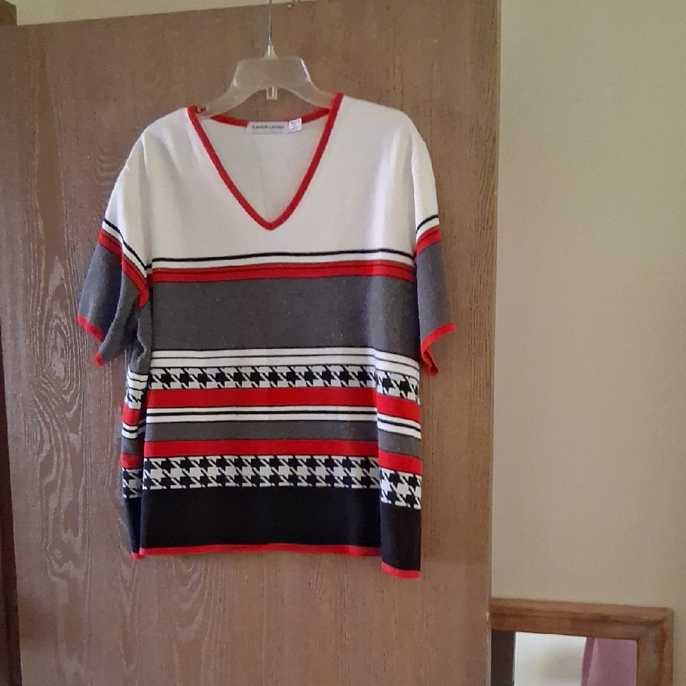 Women's V-Neck Sweater - Red, Gray, and White